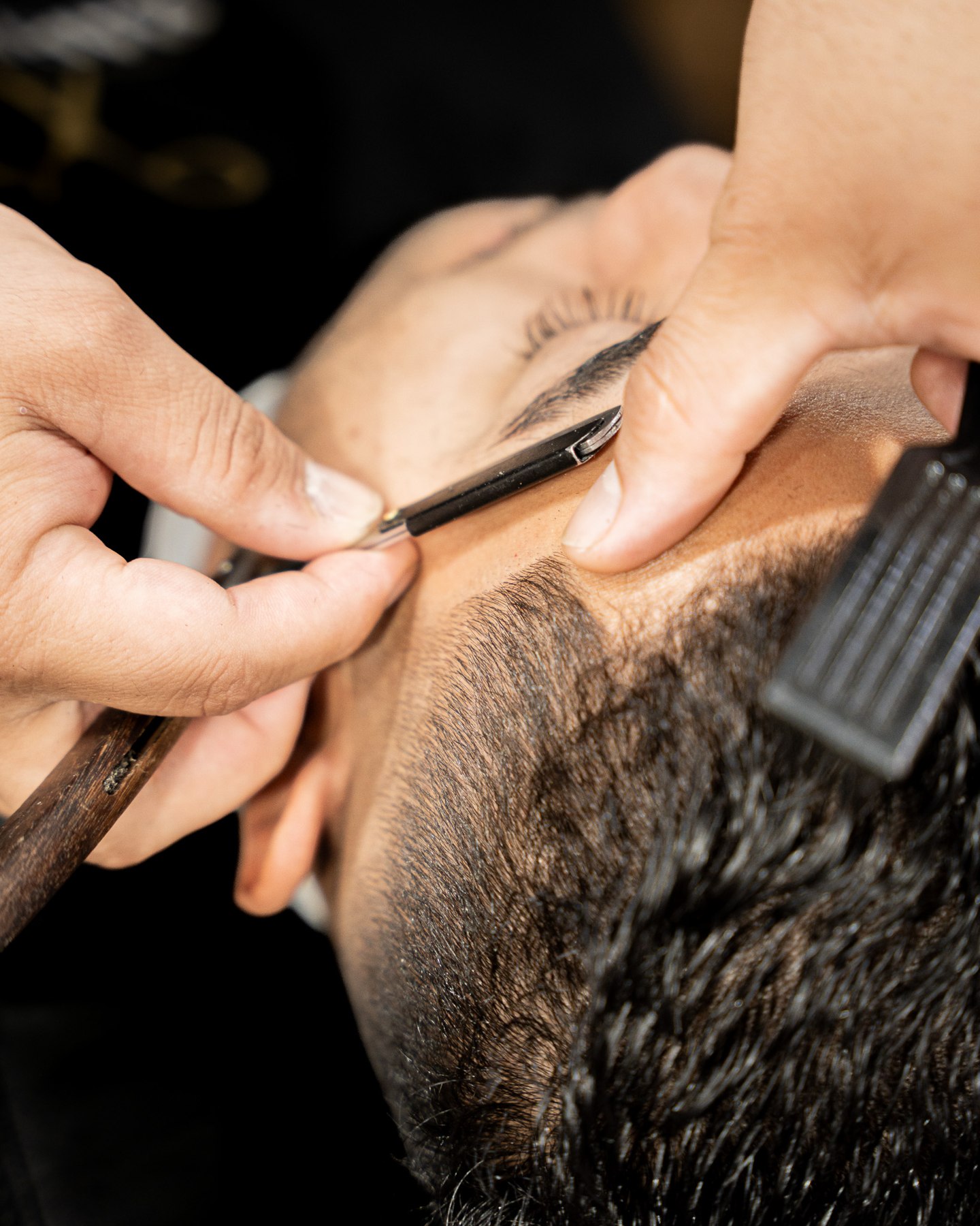 Atendimento na A Barbearia Express — Shopping Light