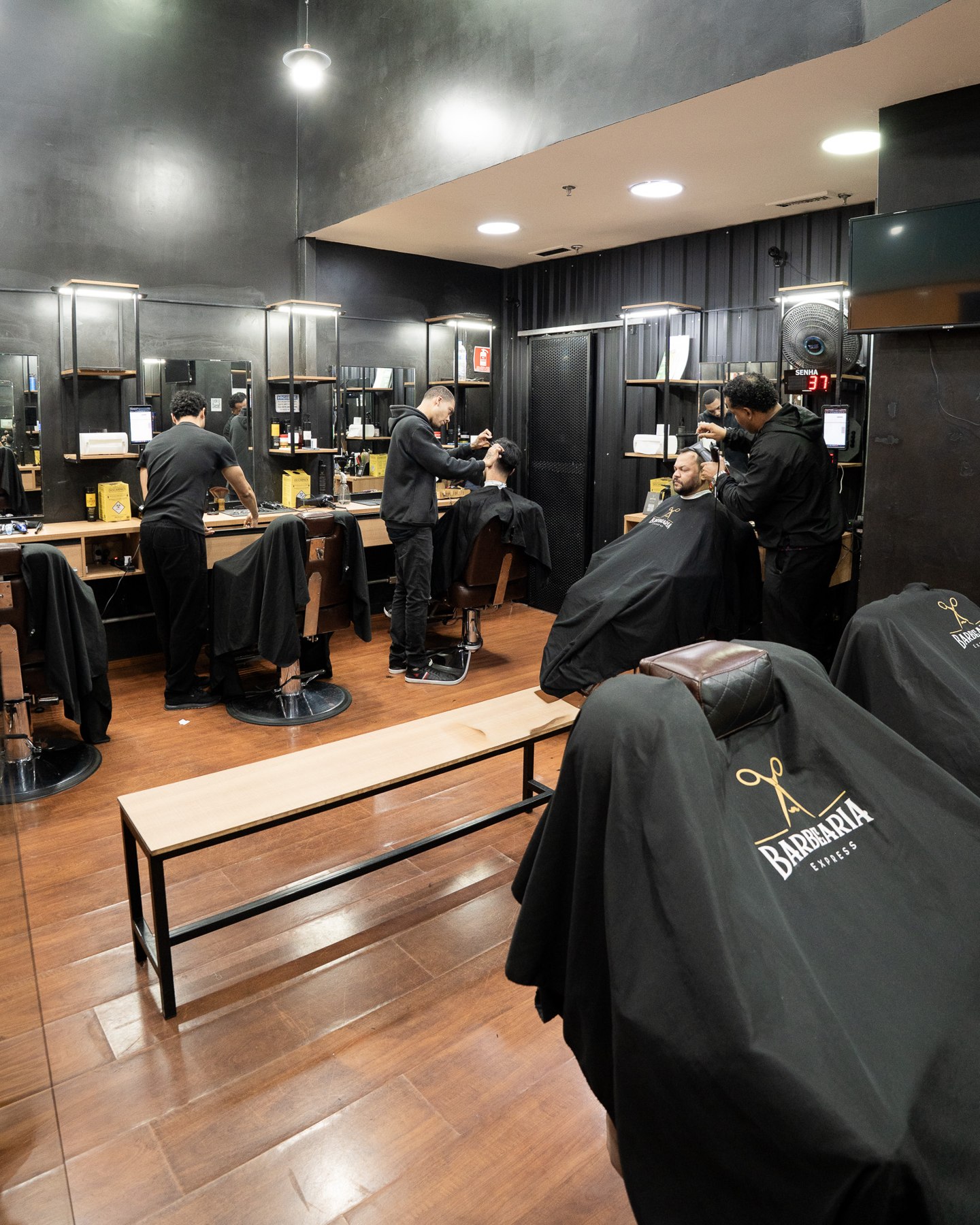 Ambiente da A Barbearia Express — Osasco Plaza Shopping
